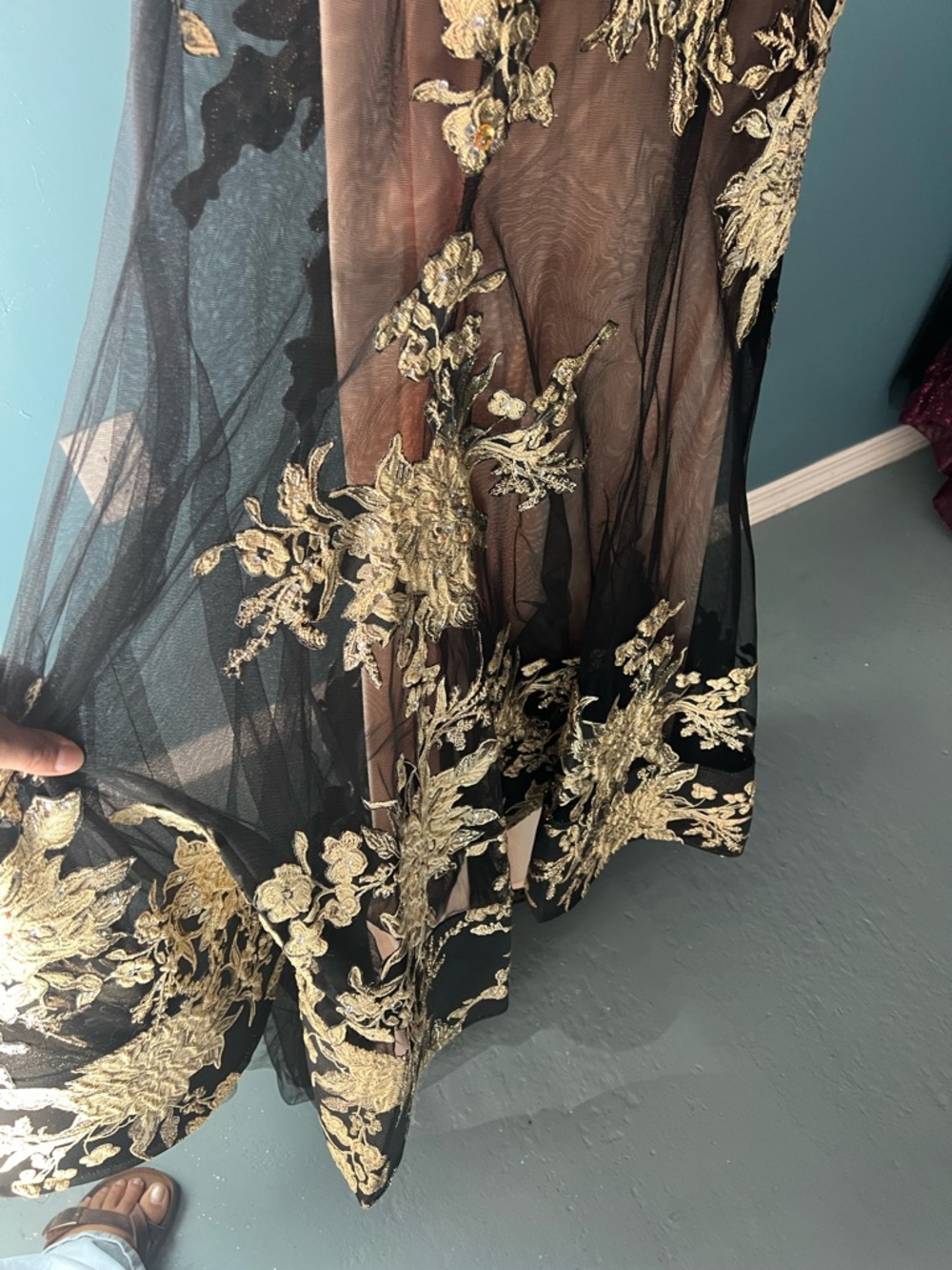 Black and Gold Backless Dress - Picture 10 of 17
